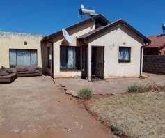 House for sale in Vosloorus Ext 5