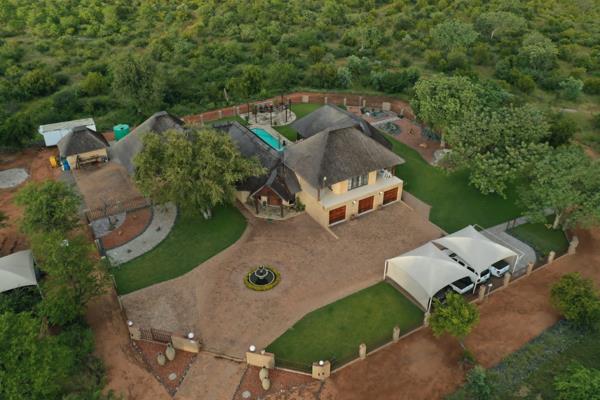 Located in an exclusive wildlife estate with 63 stands, each spanning 21 hectares, this large home offers a perfect blend of luxury and ...