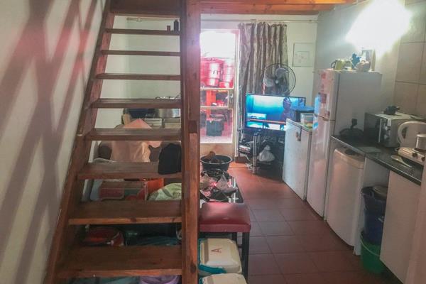 Bachelor apartment with a loft and private garden is a fantastic bargain!

Spacious ...