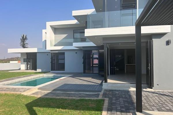 Stunning brand new house for Sale in Six Fountains Estate
4 Spacious Bedrooms
Beautiful Modern finishes in the kitchen and scullery   ...