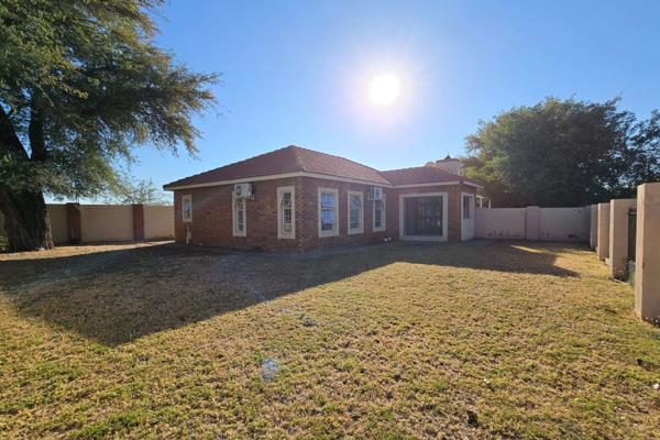 Modern 3 bedroom, 2 bathroom house to let in Estate.
Open plan kitchen living and dining area with a build in braai.
The main bedroom ...