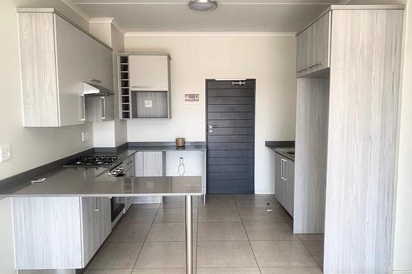 2BEDROOM 2bathroom apartment in Carlswald, Midrand 

This modern tiled 2nd floor ...