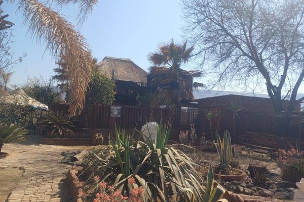 This Small Holding is in a very peace full and quite area
of Pretoria its about 10 km out of Pretoria CBD.

This Land consist of
2 ...