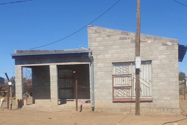 1 Bedroom house with 2 yards for Sale in Botshabelo N Section.

* This house is idealy for new couple or investmest opportunity with ...