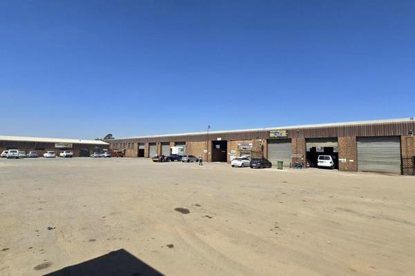 This 11,479m&#178; industrial property, zoned Industrial 2, is ideal for transport and ...