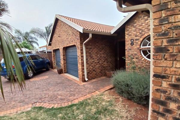 We bring to you, this modern property in the desirable suburb of Northvilla ...