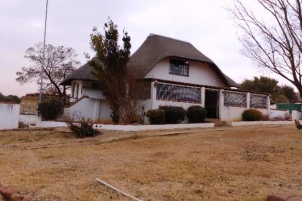 Discover this charming three-bedroom house, perfectly situated on a spacious corner stand with boundless potential. The expansive yard ...