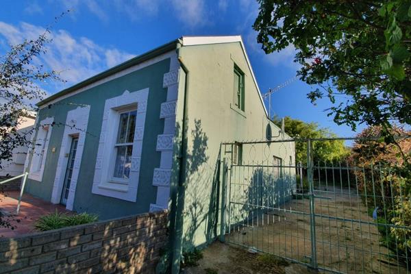 Sole Mandate - 
The town&#39;s traditional Karoo cottages,  are particularly appealing for their quaint architecture features. For ...