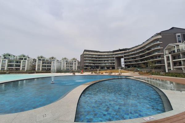 This Stunning apartment is located in the ever popular Munyaka Lifestyle Complex, with in Waterfall City Midrand, 

The apartment is ...