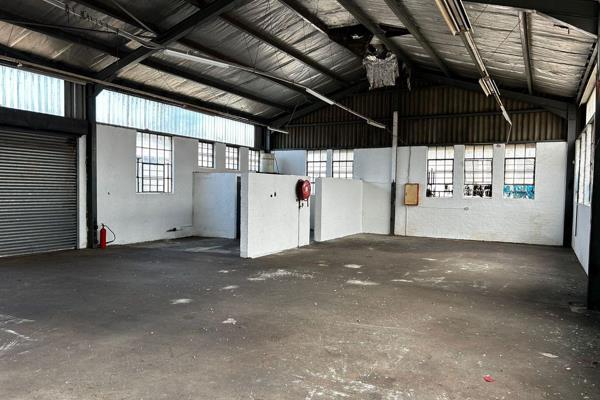 This 210m&#178; warehouse, located in the well-established industrial hub of Jacobs, offers an ideal space for your business ...