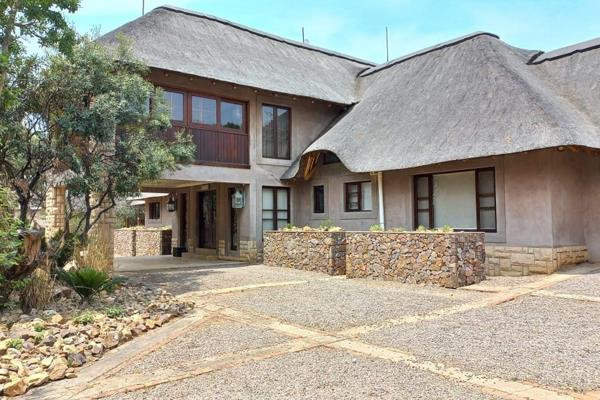 Mini-Lodge for sale in Zebula Golf Estate.

This is a golfers dream house in Zebula Golf Estate outside Bela-Bels that will give you ...