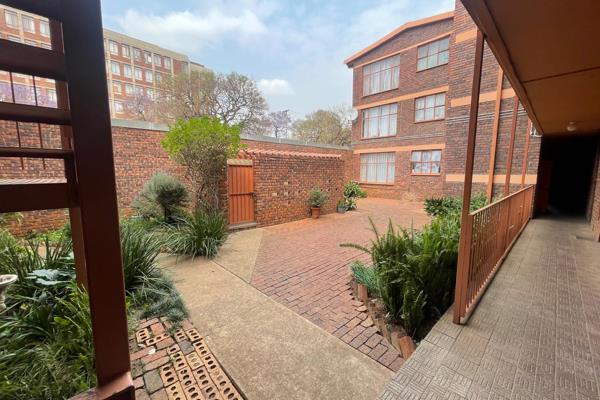 Charming 2-bedroom apartment for rent in Pretoria North. 

Features an open-plan living area, a bathroom with a separate toilet, and ...