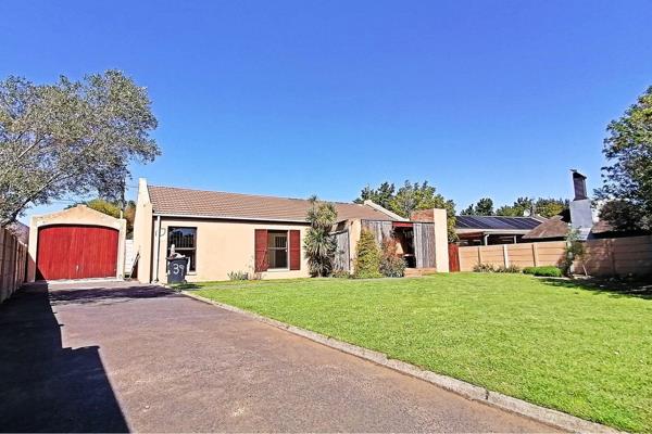 Welcome to this charming and spacious family home in the sought after area of &#160;Somerset Park, Somerset West.
This 110sqm house ...