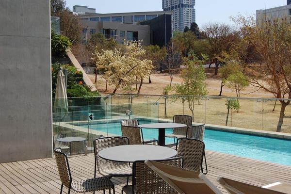 This fully furnished apartment offers stunning views of Mushroom Park and extends all the way to Magaliesburg on clear days. The park ...