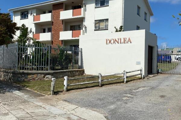 Donlea-Humewood is a lovely 2 - Bedroom Apartment in the prime Humewood Location.
This ...