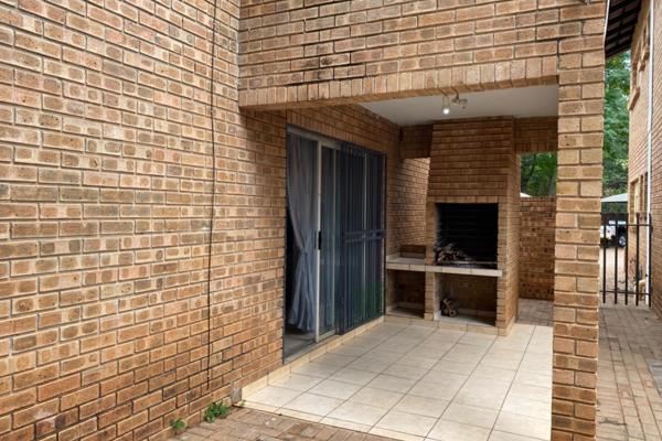 This beautiful property is consists of two bedrooms, shower room, open plan lounge and a kitchen with a granite top. This property is ...