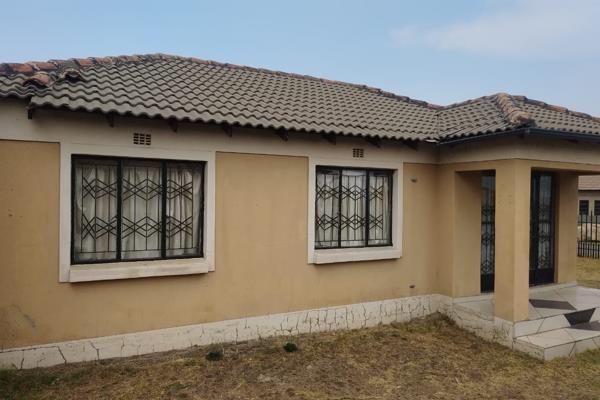 3 bedrooms, 1 bathroom, kitchen lounge (main house). 
2 bedrooms (main en-suite), lounge and roofing tiles (building extension at roof ...