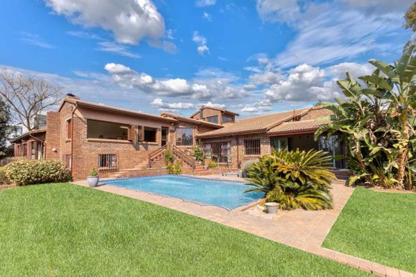 Stunning single storey living that’s centrally located in Bryanston with just a hop and skip away from all amenities.
 
A welcoming ...