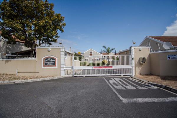 This beautiful duplex townhouse is up for rent in Beaumont Village. It comprises of 3 bedrooms, 2 bathrooms, 1 en-suite, an open-plan ...