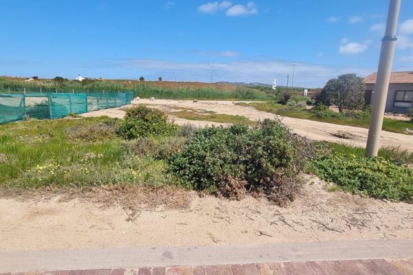 ### Prime Plot in Prestigious Golf Estate

Discover the perfect opportunity to build your dream home on this expansive 803 m&#178; ...