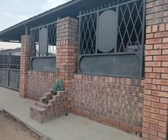 House for sale in Hlalanikahle