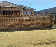 House for sale in Hlalanikahle