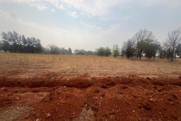 This 22,350 sqm vacant plot in Valley Settlements Agricultural Holding, Meyerton, boasts a prime location with excellent potential for ...