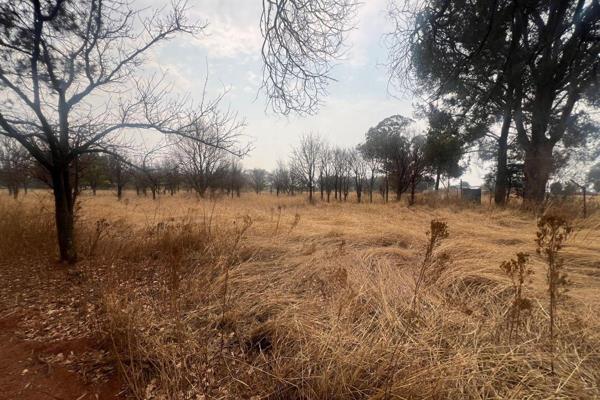 Plot in Valley Settlements Agricultural Holding, Meyerton, offers a prime location with exceptional development potential. Conveniently ...