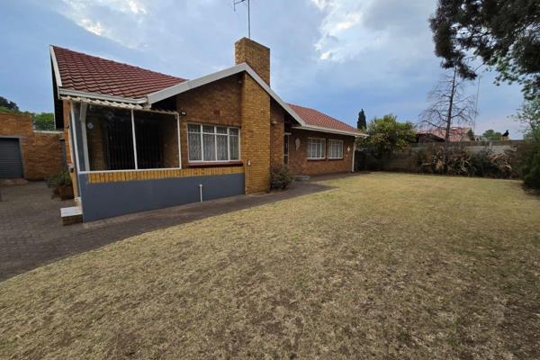 Tiled roof!!

This Solid Brick Family Home Offers:
3 Bedrooms
Neat Bathroom with Separate Toilet
Large Family &amp; Dining ...