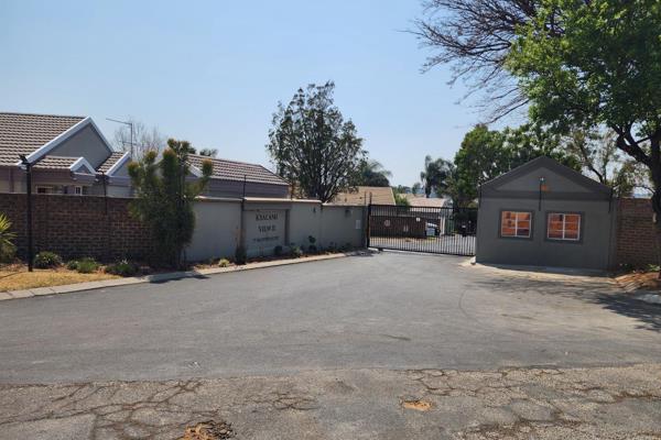 This beautifully designed 3 bedroom home is located in the sought after Kyalami View 2 Estate, centrally close to all essential ...