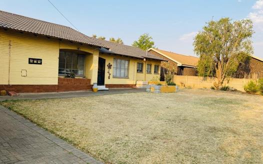 4 Bedroom House for sale in Sasolburg Ext 11