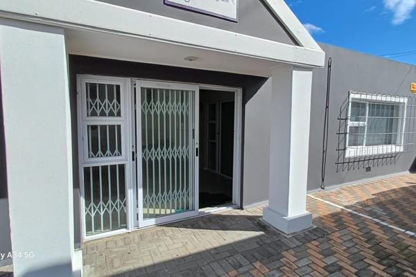 This Cape Road office is available immediately.
It has gated access to secure ...