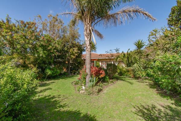 Presented to you by Peter Venter Estates under sole exclusive mandate this lovely ...