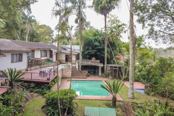 Discover the ultimate blend of luxury and convenience in the heart of Kloof! This ...