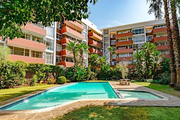 MODERN, LIGHT UNIT  IDEAL INVESTMENT:

A luxurious unit in the heart of Killarney is surrounded by green leafy trees, offering an ...