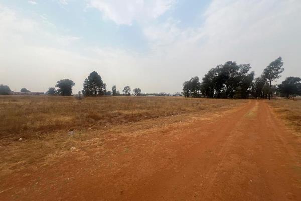 The plot in Valley Settlements Agricultural Holding, Meyerton, presents a prime location with significant potential for various ...