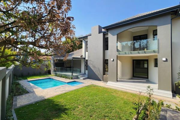 Co-Exclusively presented.
Viewings by appointment.
Welcome to your dream home, a stunning new and modern residence that epitomizes ...