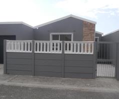 House for sale in Strandfontein Village