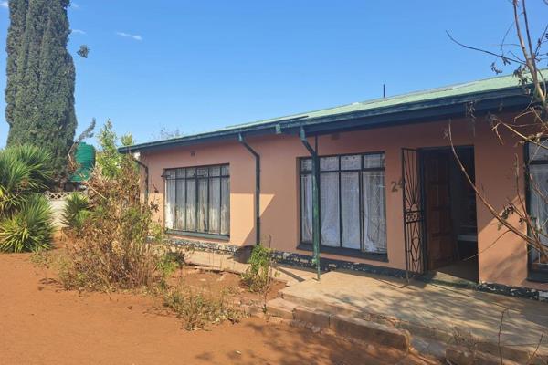 Family home with outbuilding in a safe area for sale.

Call for viewing today!!