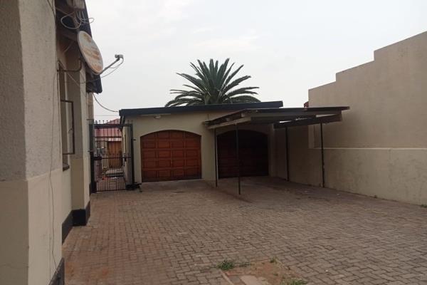 Discover this exceptional property, perfectly situated adjacent to Village Square Mall in the heart of Randfontein CBD. Enjoy ...