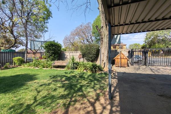 A generously sized four-bedroom, two-bathroom home located in the vibrant suburb of Kempton Park, Gauteng. The property features a ...