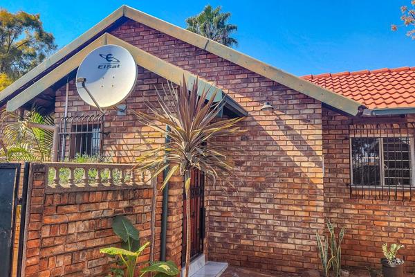 Family Home For Sale in Doornpoort Ext 29 – Spacious and Secure

This free-standing family home is located in Doornpoort Ext 29. ...