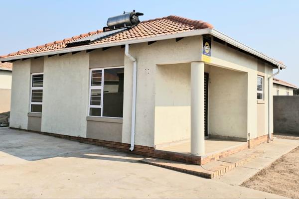 Welcome to Your Charming 2 bedroom Family Home in Southern Gateway, Polokwane!

Nestled on a spacious 300m&#178; plot, this ...