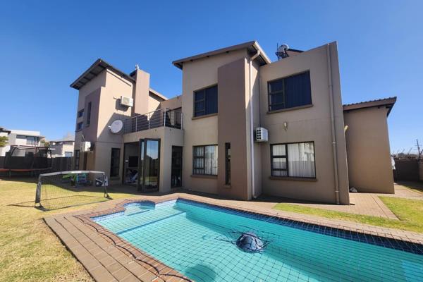 Elegant Double-Storey Residence in the Prestigious Raslouw Glen Estate

This exquisite home features three bedrooms on the upper ...