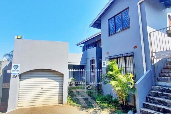 SECURE 3 BED, 2 BATH, 2 PARKING TOWNHOUSE IN CARRINGTON HIGHTS

Welcome home.
This ...