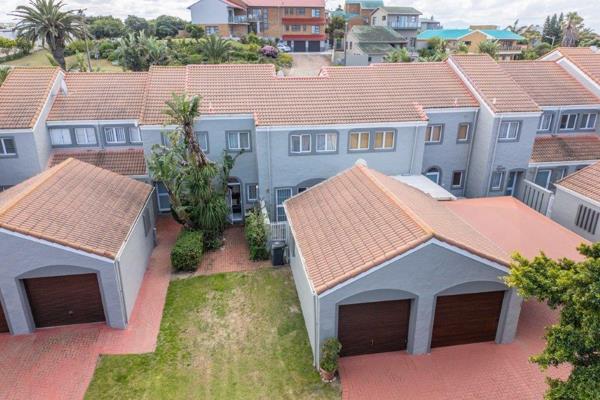 ON SHOW - DAILY ON APPOINTMENT

Property Monopoly is delighted to present this exclusive sole mandate in the highly sought-after Bay Dunes townhouse complex, perfectly situated just 250 meters from the beach. 

This prime ...