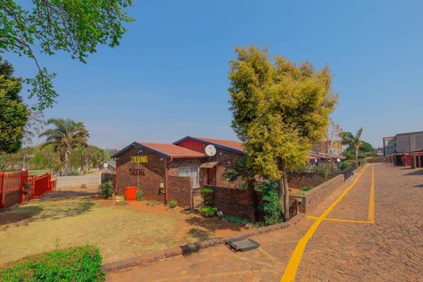 A Classical, Durable and Low Maintenance Unit!   Owner asking price r550 000.00 !

Face-brick gives you clean lines and a rustic look. ...