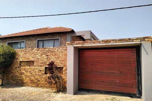 3 Bedroom House for sale in Cosmo City