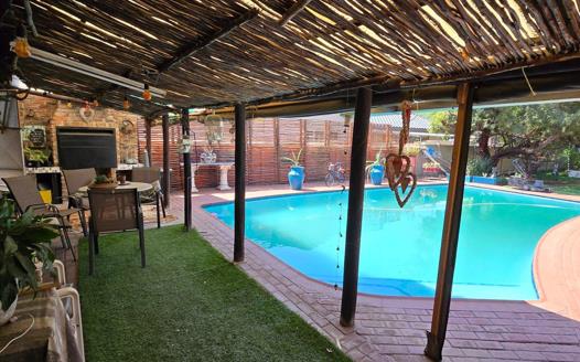 3 Bedroom House for sale in Vaalpark