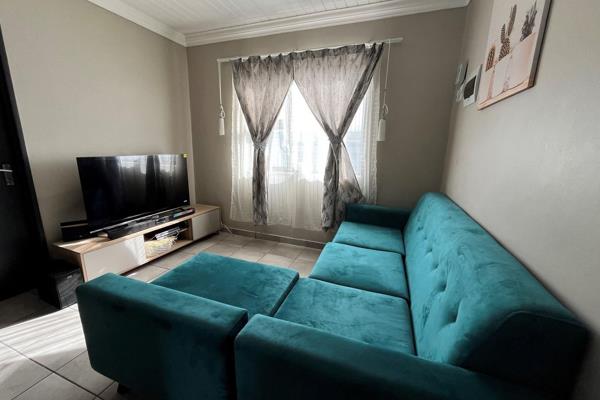 North facing two-bedroom apartment in Belhar Views.
Access control with camaras surveillance
This apartment is north facing with ...